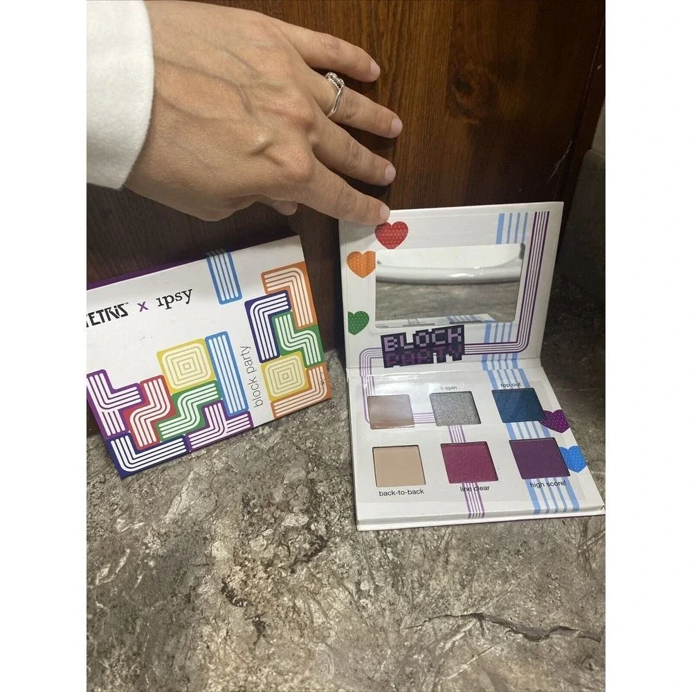 Tetris x Ipsy Block Party Eyeshadow Palette • 0.476 Oz New In‎ Box
